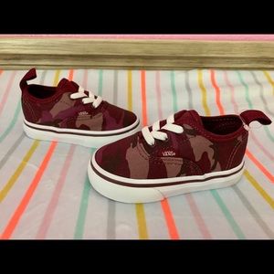New toddler sz 5 camo vans sneakers shoes